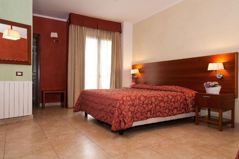 Hotel Demar Ольбия Экстерьер фото