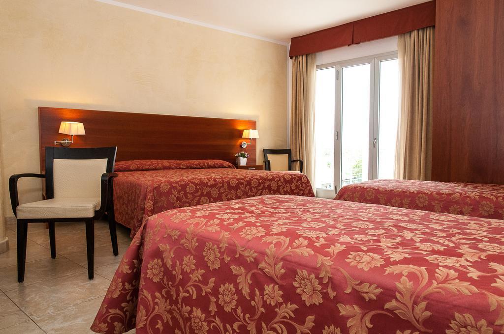 Hotel Demar Ольбия Экстерьер фото